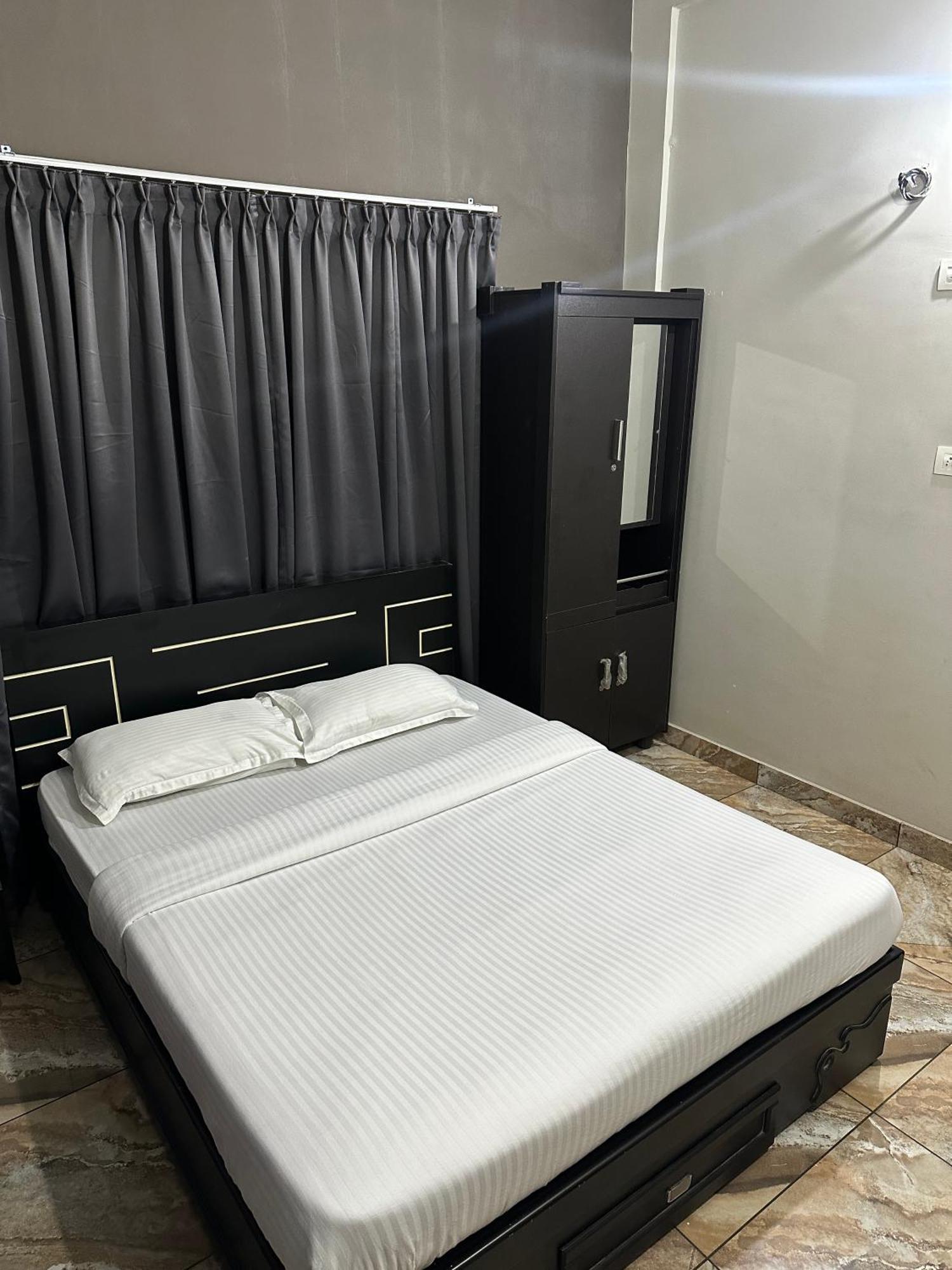 Hotel Zahir Residency Kondotty Exterior foto