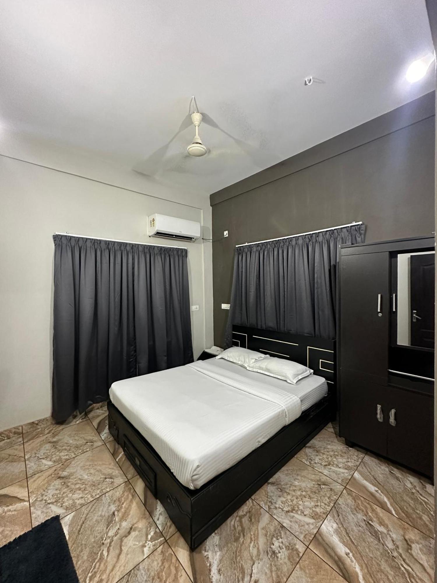 Hotel Zahir Residency Kondotty Exterior foto